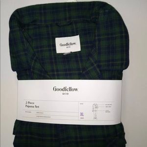 Men’s plaid pajama set
